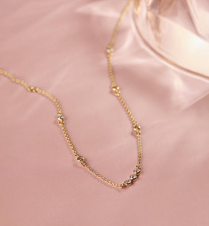 Stationed Curve Necklace