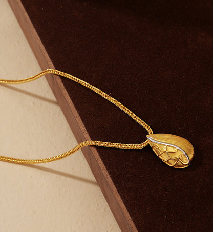 Two-Tone Teardrop Pendant Necklace