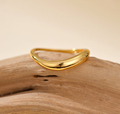 Minimalist Wavy Stacking Ring