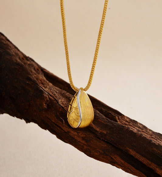 Two-Tone Teardrop Pendant Necklace