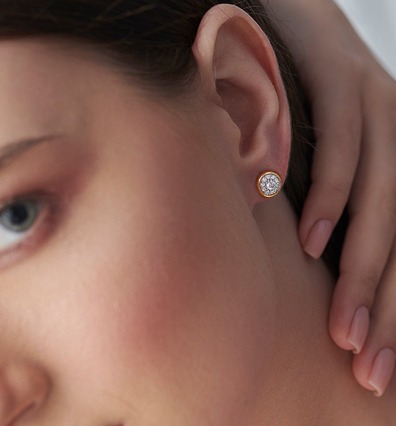 Gleam Round Stud Earrings