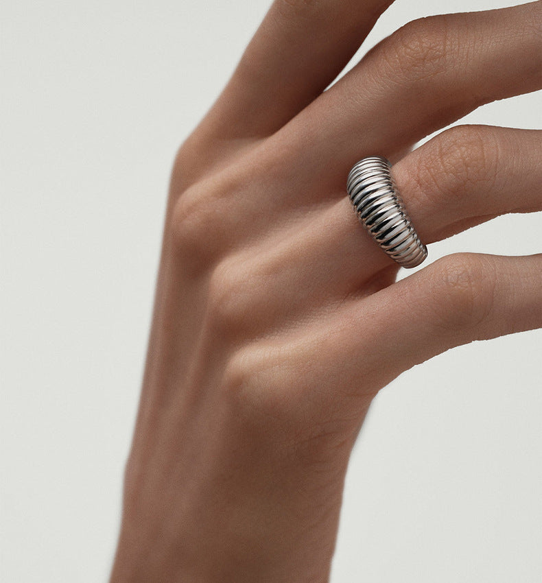 Twisted Horn Band Ring