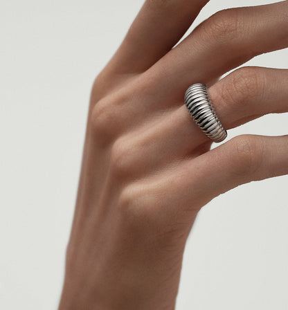 Twisted Horn Band Ring