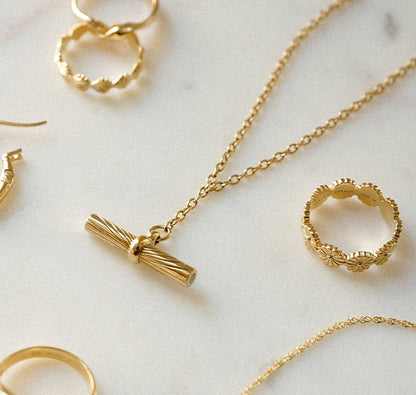 Minimal Balance Bar Necklace