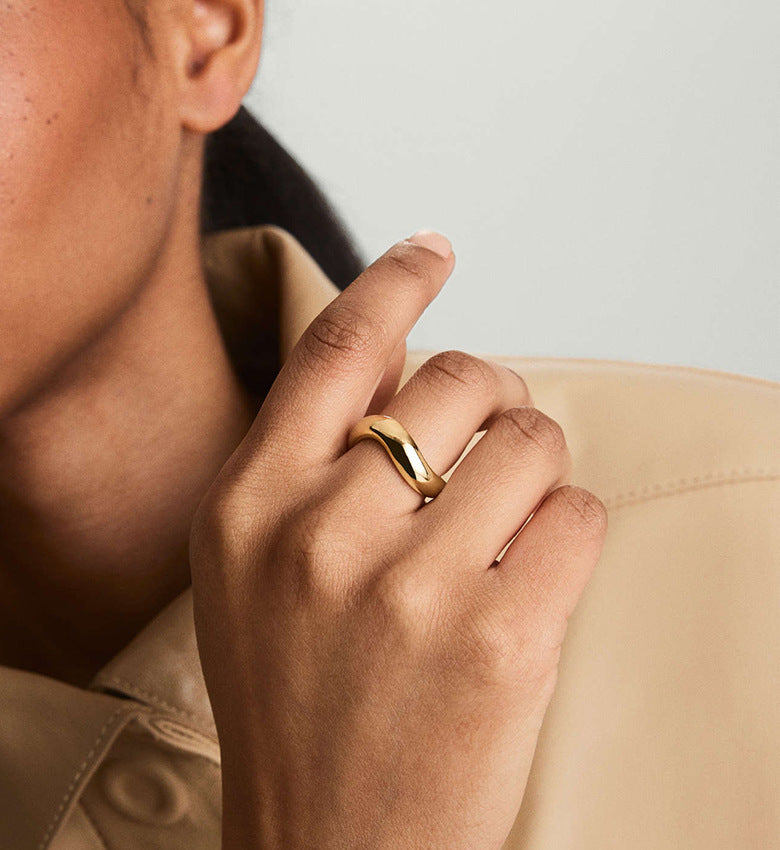 Wave Curve Ring