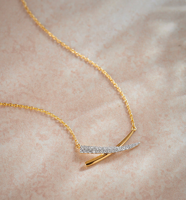 Curved Bypass Pendant Necklace