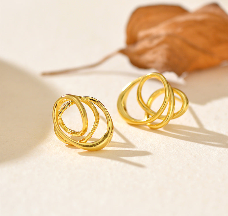 Winding Circle Stud Earrings