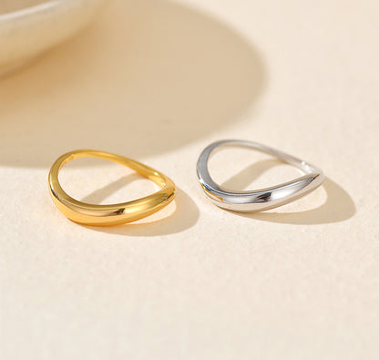 Minimalist Wavy Stacking Ring